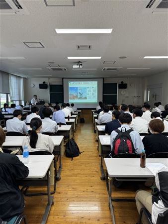 全体説明の様子2