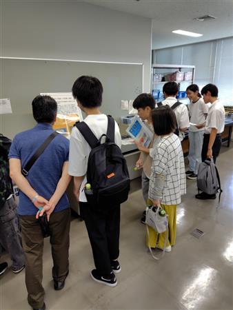 電子情報技術科説明の様子2