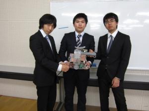 2017年のロボットを製作した学生